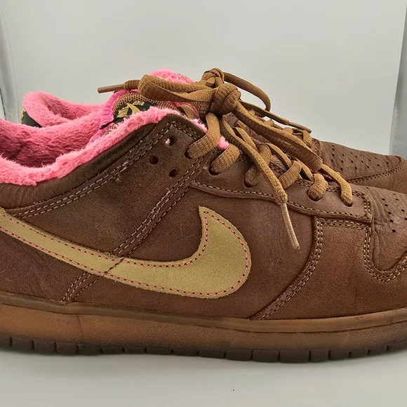 2007 Nike SB Premium Dunk Low Gibson Guitar Case Men's Size 9.5